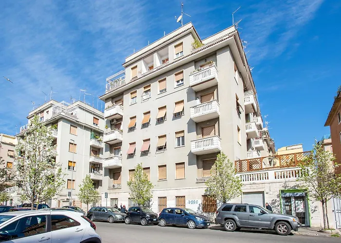 Carpegna Park Apartment By Cornelia Subway